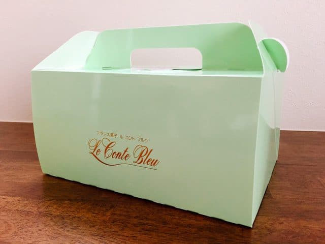 ル コント ブルゥ箱田本店のケーキ箱