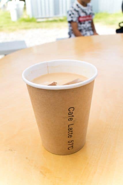 コーヒーと日常2017「Cafe latte 57℃」のアイスカフェラテ