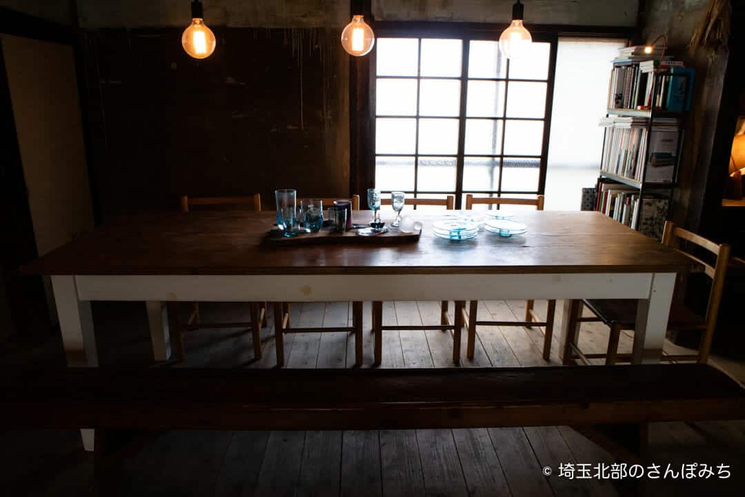 熊谷・ワイズカフェのテーブル席