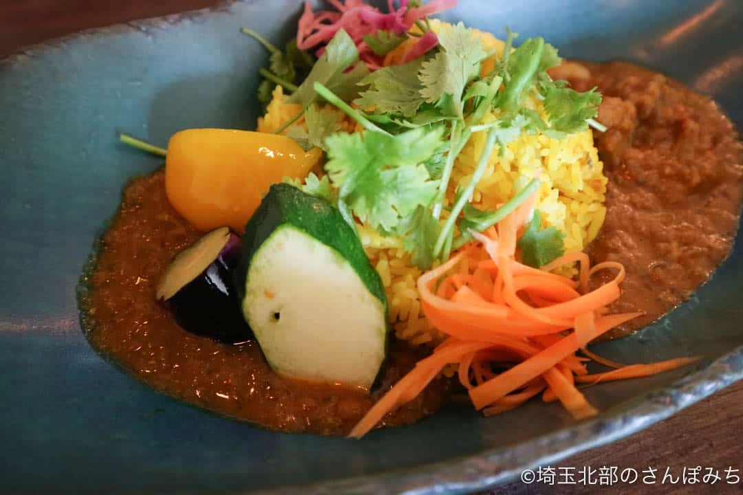 鴻巣・ニューノーマルカフェの2色のカレー(野菜)