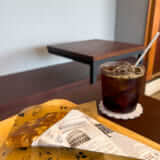 熊谷「COFFEE&CREPE ムツミモーターズ」淹れたてコーヒーとクレープを味わう！整備工場のカフェ